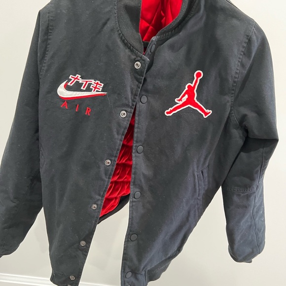 Nike mens jacket red quilted inside bought new - Picture 3 of 3